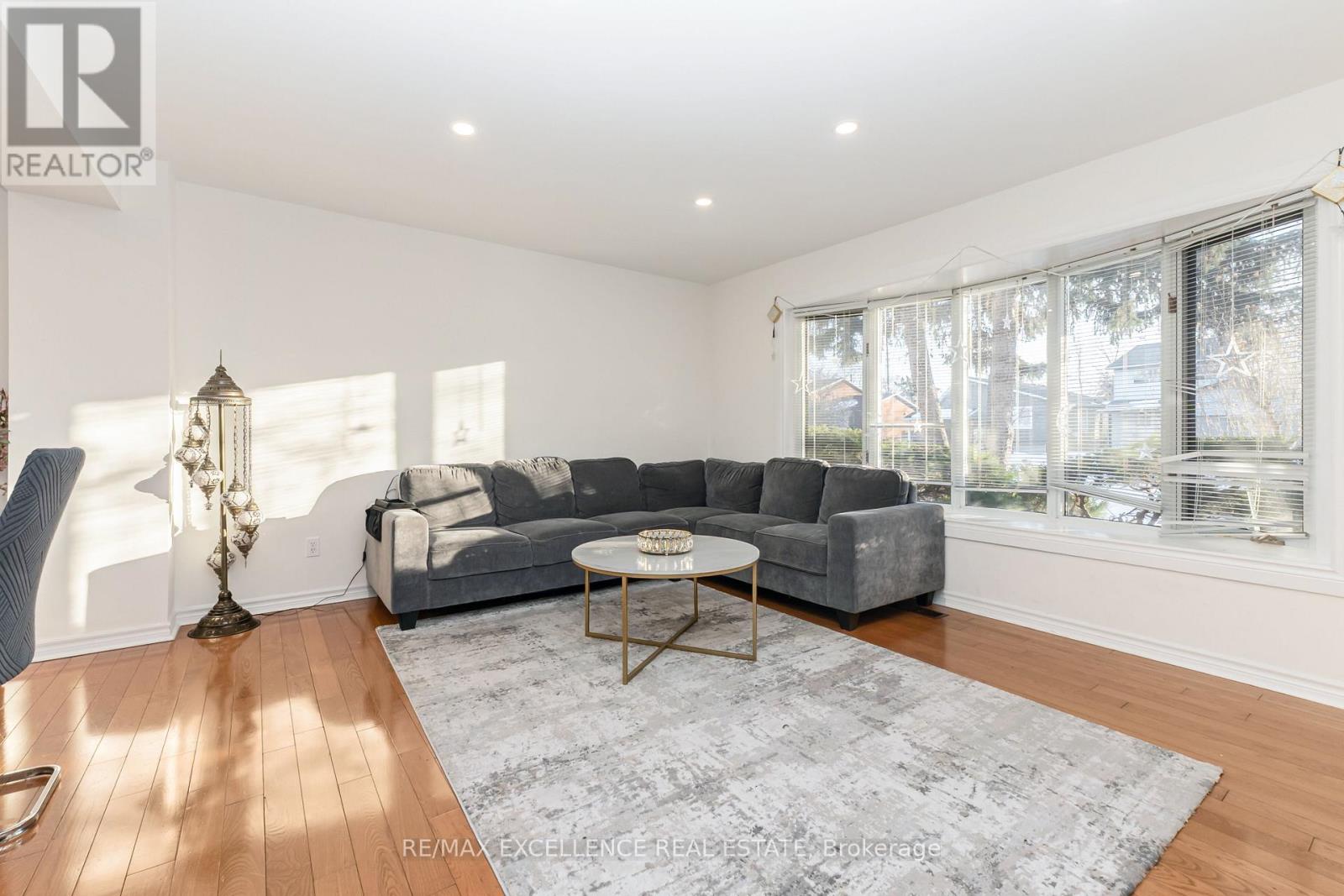 2962 Saint Malo Circle, Mississauga, Ontario  L5N 1S9 - Photo 10 - W12847100