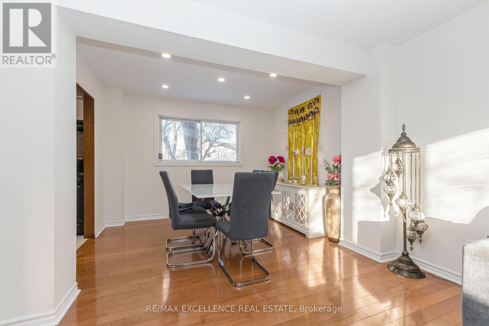 2962 Saint Malo Circle, Mississauga, Ontario  L5N 1S9 - Photo 8 - W12847100