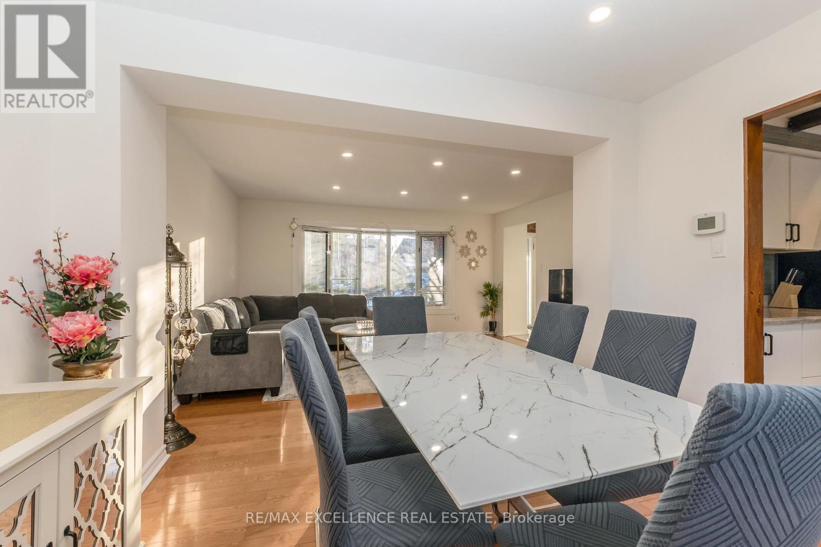 2962 Saint Malo Circle, Mississauga, Ontario  L5N 1S9 - Photo 9 - W12847100