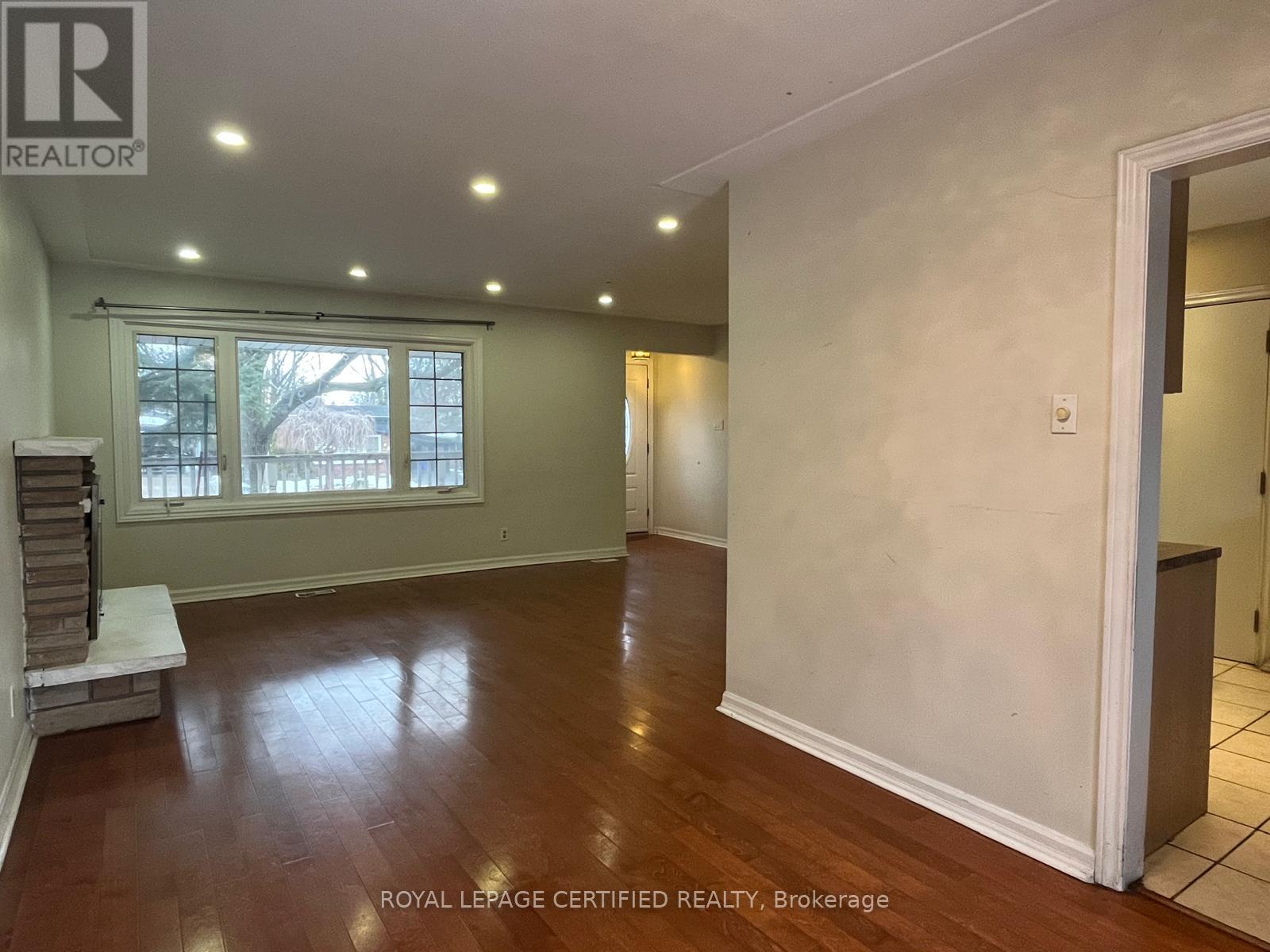 818 Garth Street, Hamilton (Westcliffe), Ontario  L9C 4K5 - Photo 3 - X12847078