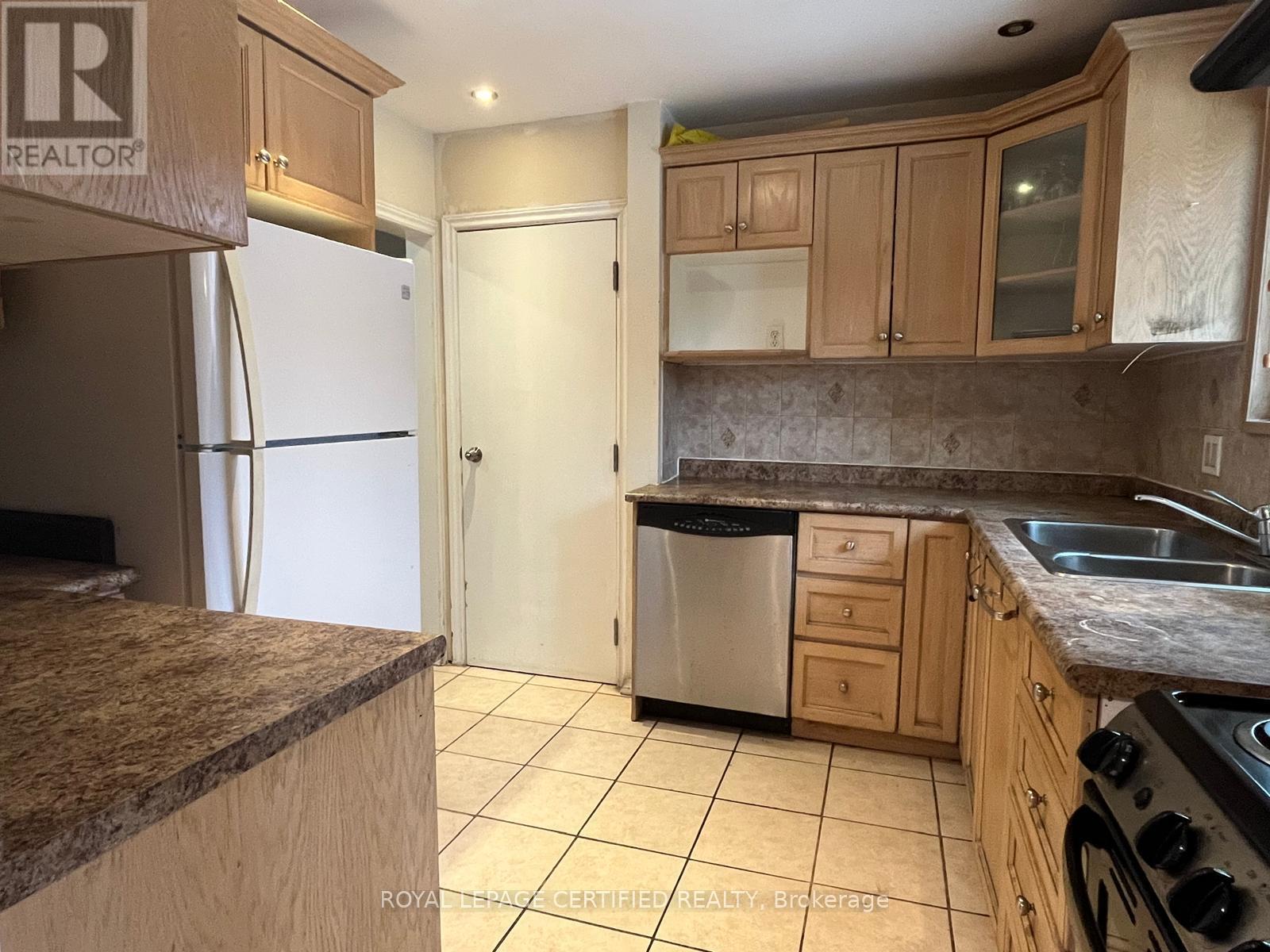 818 Garth Street, Hamilton (Westcliffe), Ontario  L9C 4K5 - Photo 5 - X12847078