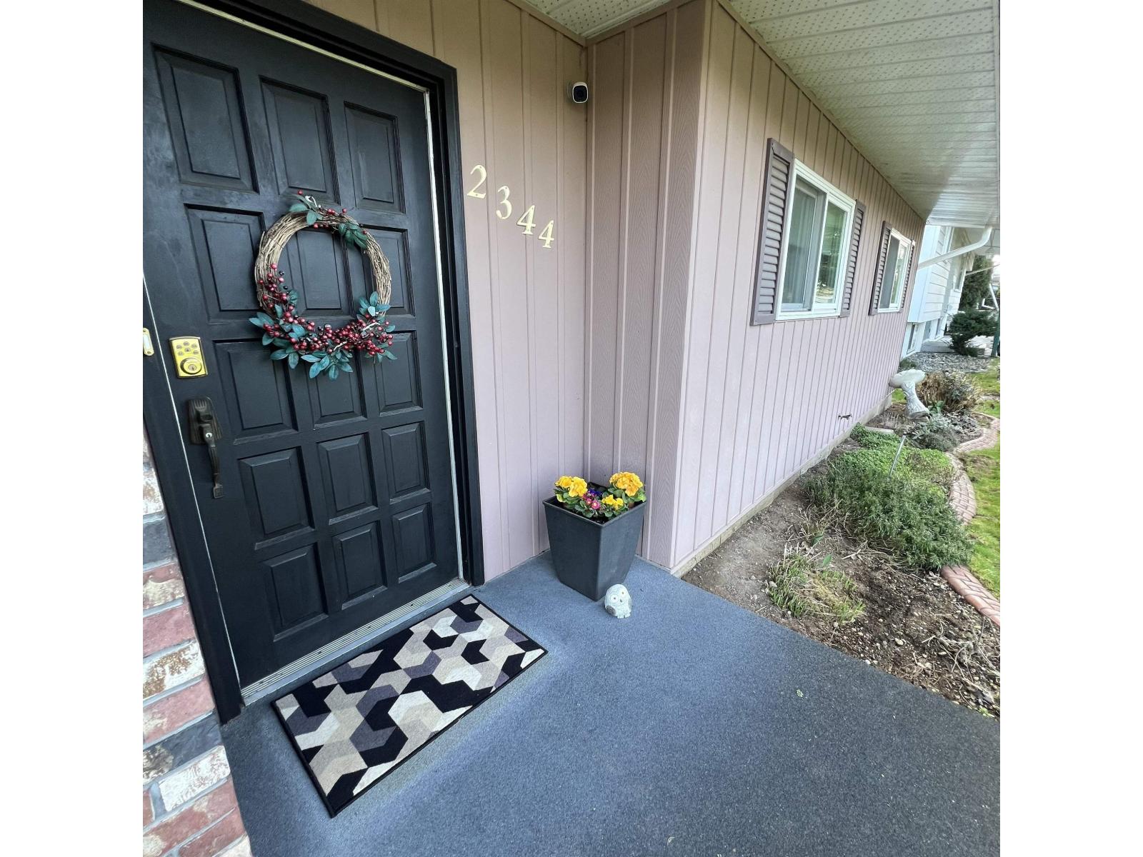 2344 Beaver Street, Abbotsford, British Columbia  V2T 3E1 - Photo 2 - R3096334