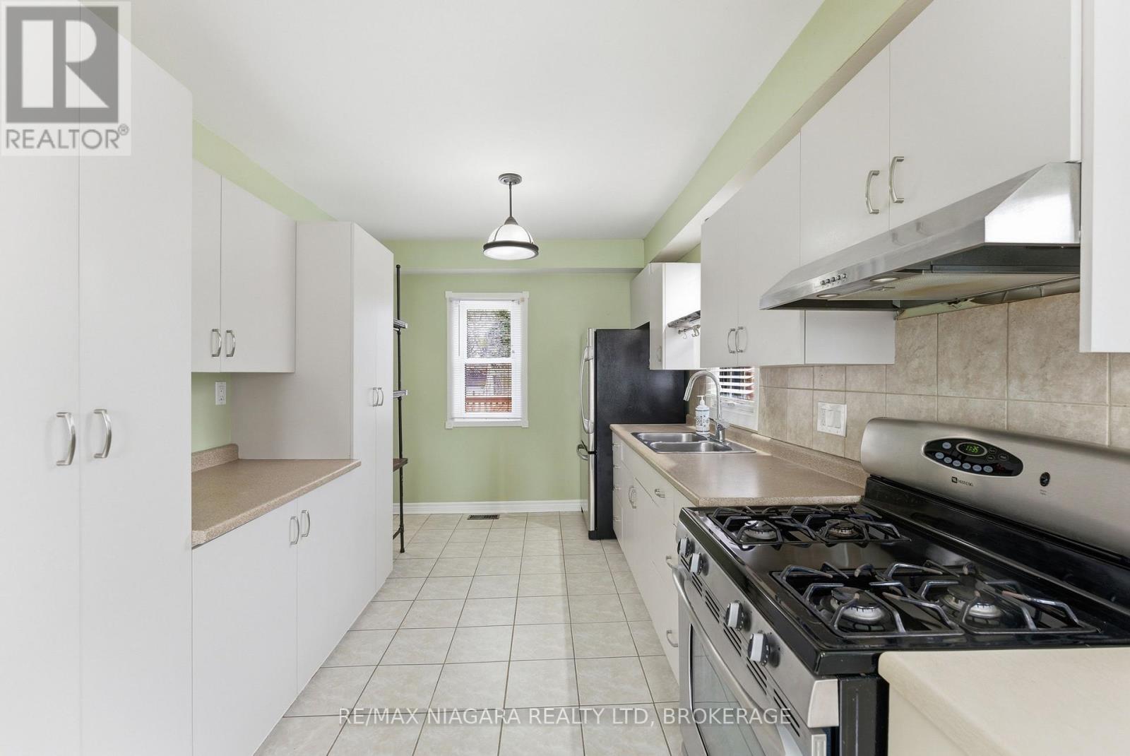 5781 Morden Drive, Niagara Falls, Ontario  L2E 3C8 - Photo 17 - X12845350