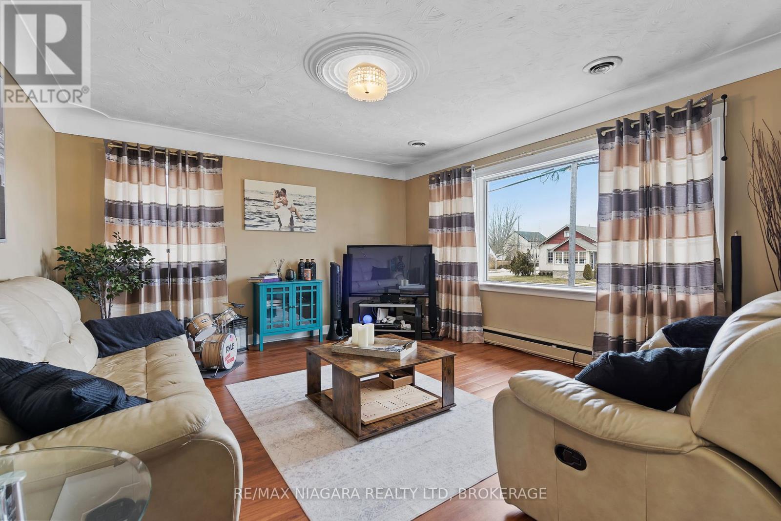 506 Main Street W, Port Colborne, Ontario  L3K 3W6 - Photo 6 - X12847114