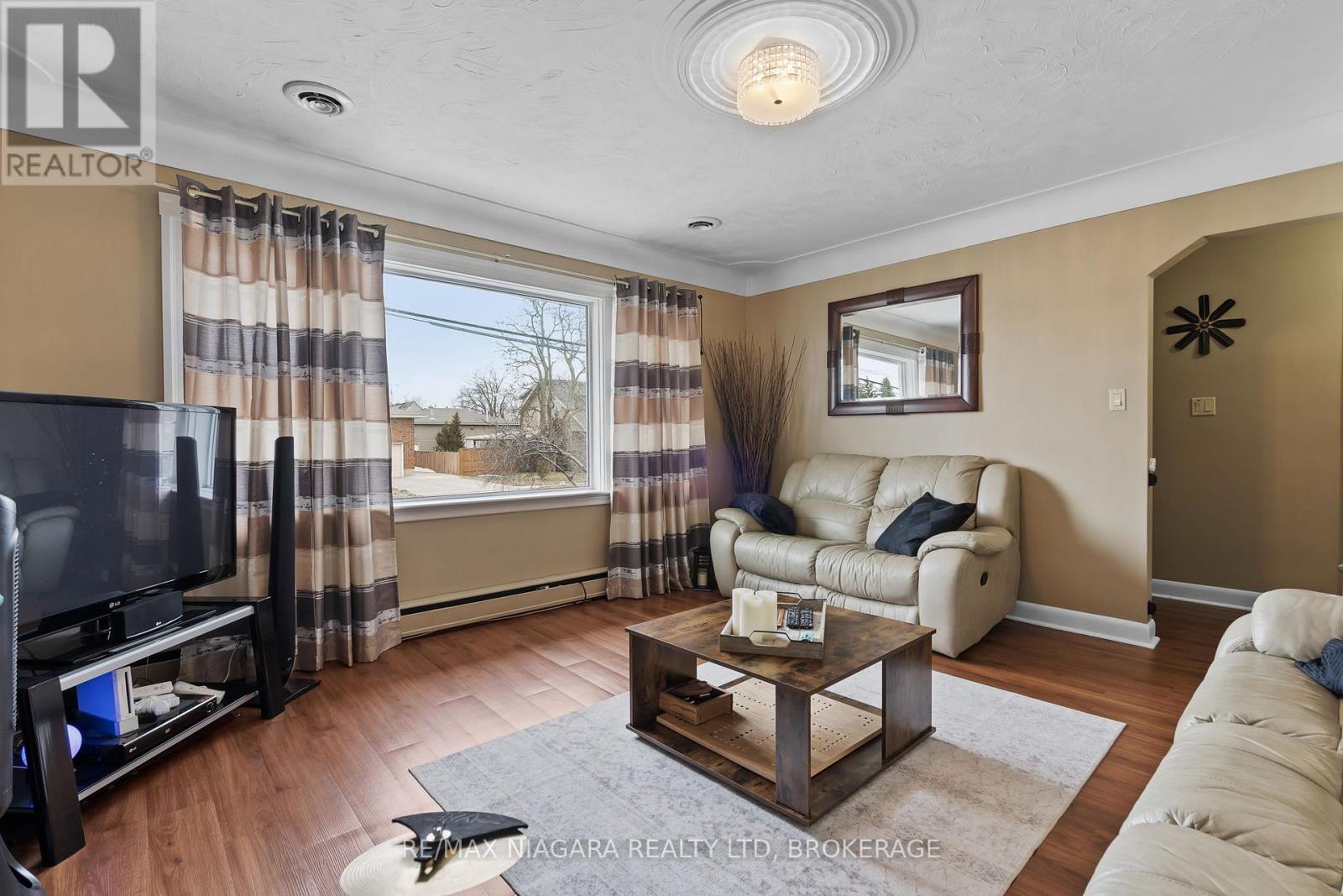 506 Main Street W, Port Colborne, Ontario  L3K 3W6 - Photo 7 - X12847114