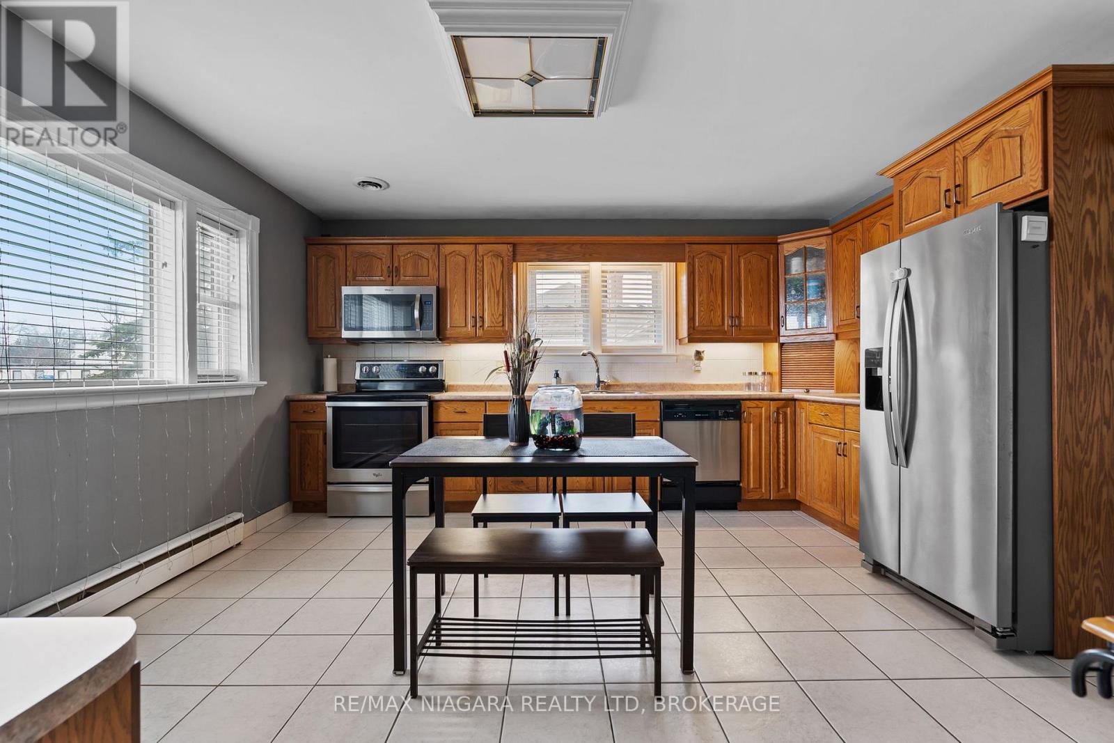 506 Main Street W, Port Colborne, Ontario  L3K 3W6 - Photo 8 - X12847114