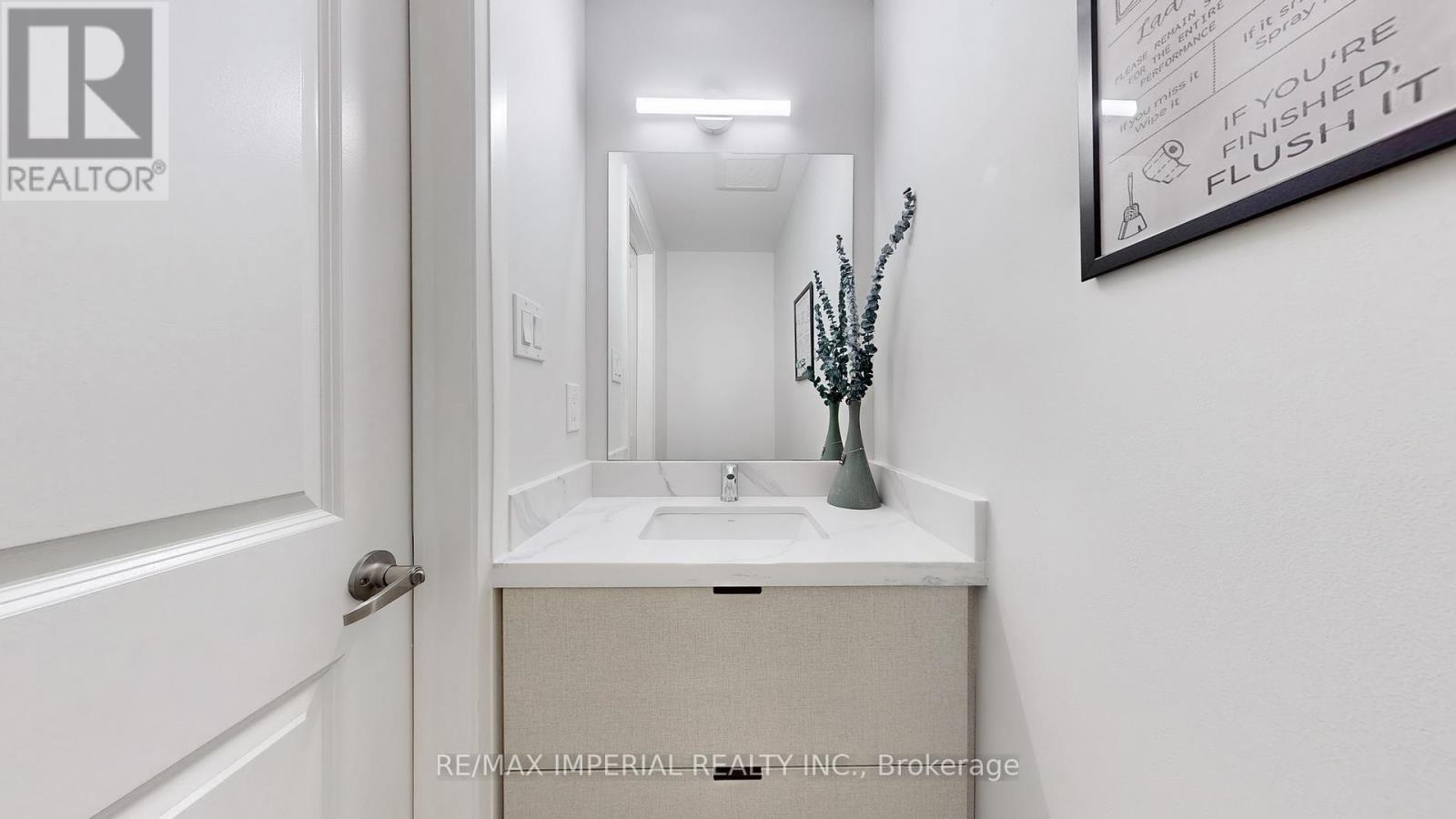 9 Lesmount Avenue, Toronto, Ontario  M4J 3V5 - Photo 12 - E12662344