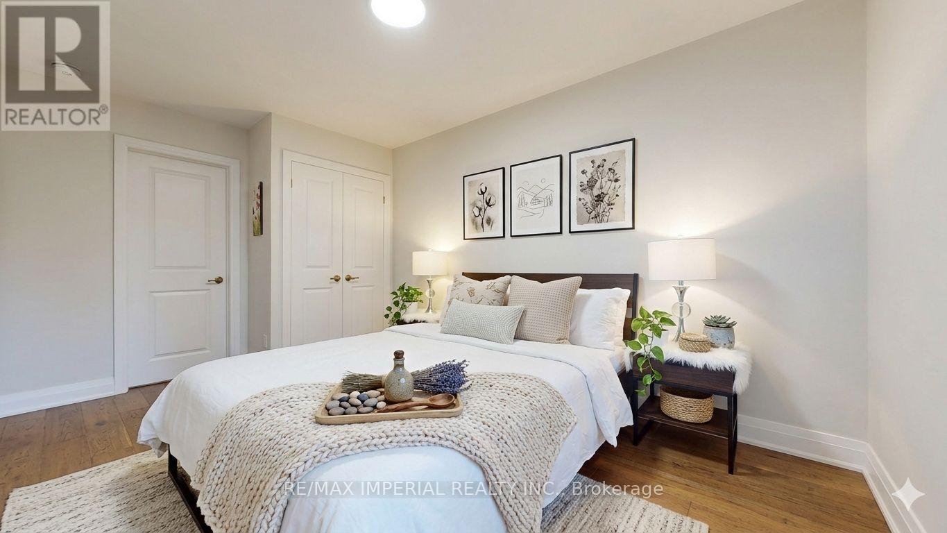 9 Lesmount Avenue, Toronto, Ontario  M4J 3V5 - Photo 14 - E12662344