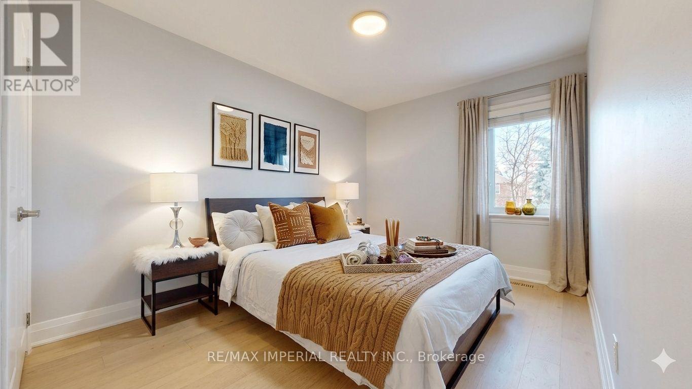 9 Lesmount Avenue, Toronto, Ontario  M4J 3V5 - Photo 16 - E12662344