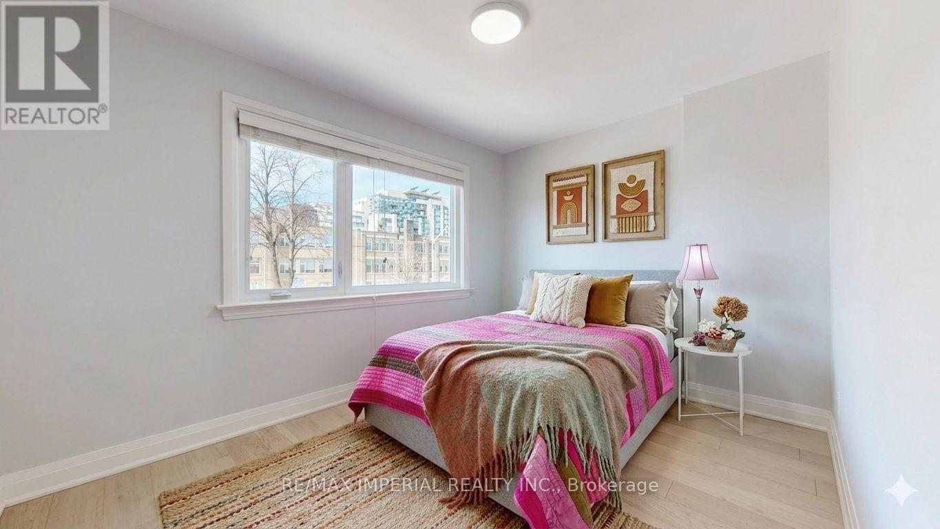 9 Lesmount Avenue, Toronto, Ontario  M4J 3V5 - Photo 18 - E12662344