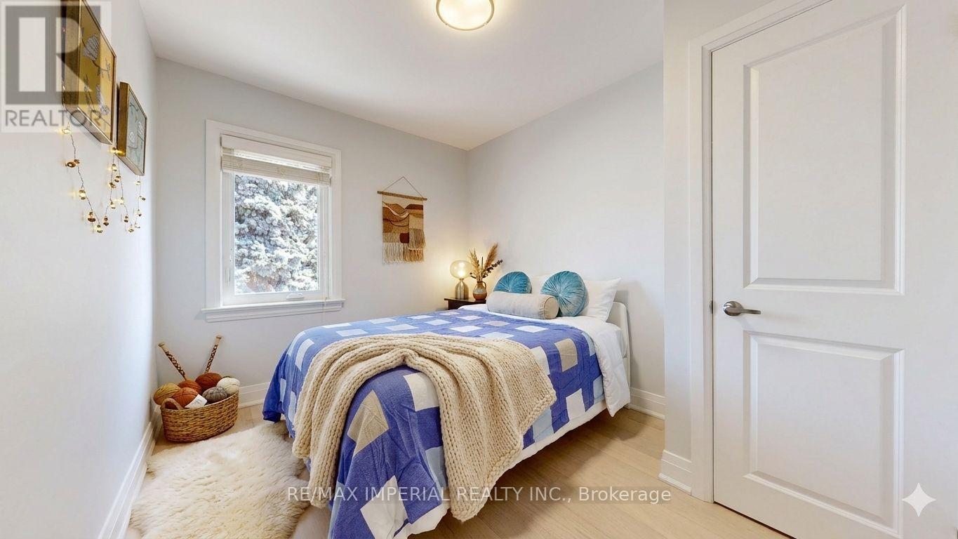 9 Lesmount Avenue, Toronto, Ontario  M4J 3V5 - Photo 20 - E12662344