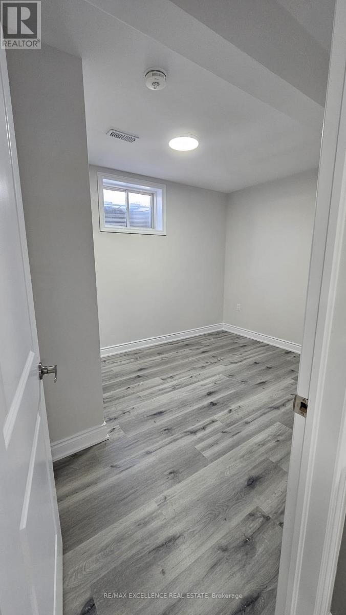 Lower - 325 Johnson Drive, Barrie, Ontario  L4M 7A2 - Photo 9 - S12830446