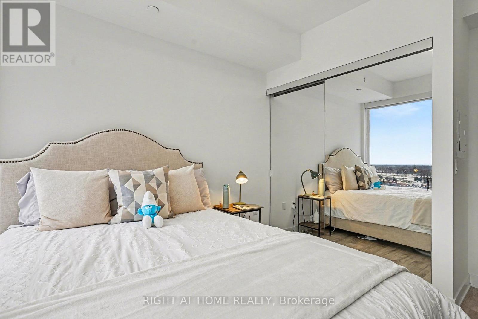 1404 - 4655 Metcalfe Avenue, Mississauga, Ontario  L5M 0Z7 - Photo 12 - W12847110