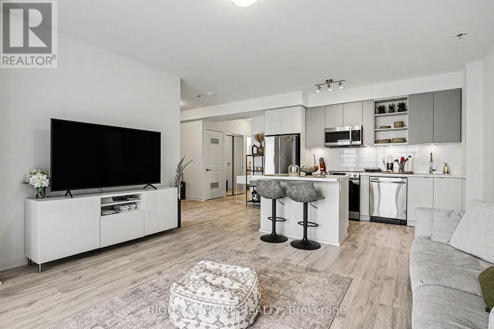 1404 - 4655 Metcalfe Avenue, Mississauga, Ontario  L5M 0Z7 - Photo 9 - W12847110