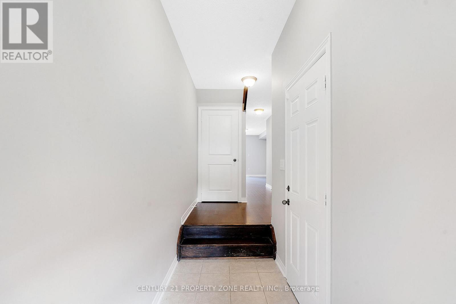 4 - 29 Pennycross Crescent, Brampton, Ontario  L7A 4M1 - Photo 2 - W12847116