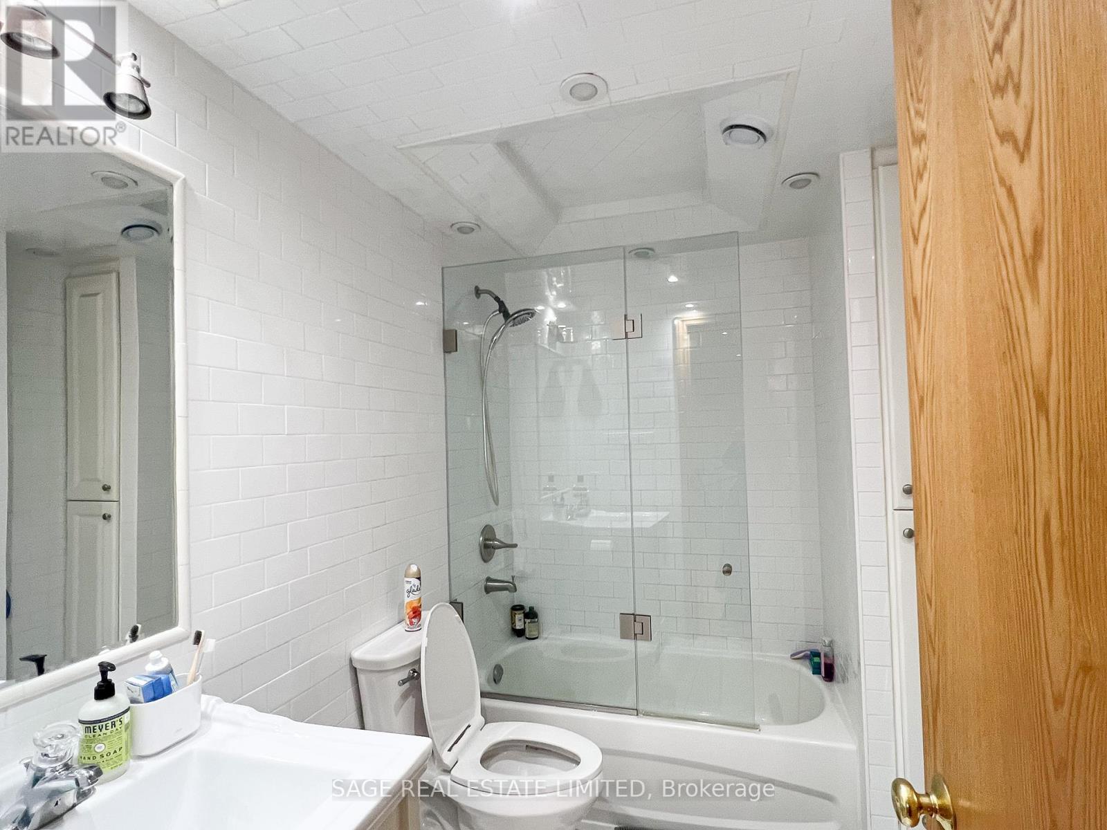 Unit A - 18 Rivercrest Road, Toronto, Ontario  M6S 4H3 - Photo 6 - W12847132