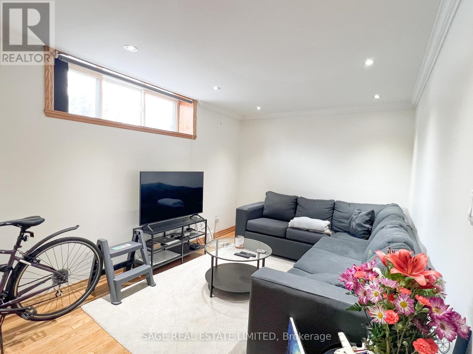 Unit A - 18 Rivercrest Road, Toronto, Ontario  M6S 4H3 - Photo 9 - W12847132