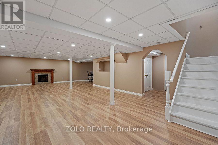 42 Vinifera Drive, Grimsby, Ontario  L3M 5S1 - Photo 35 - X12847106