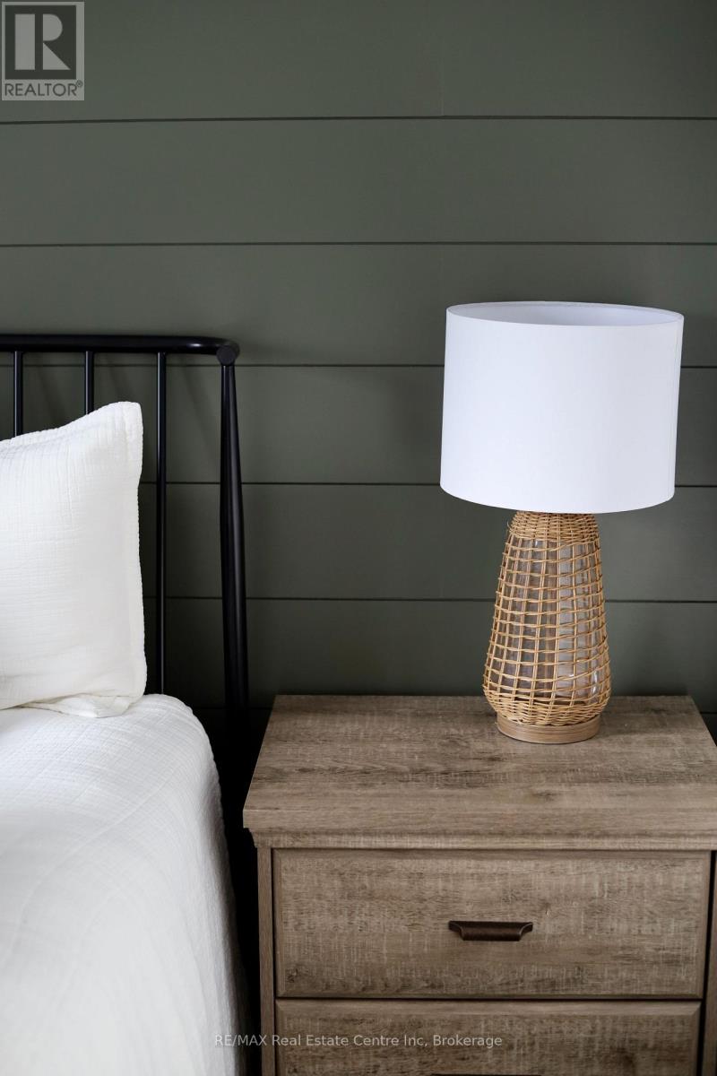 261 Colborne Street, Centre Wellington, Ontario  N0B 1S0 - Photo 18 - X12844206