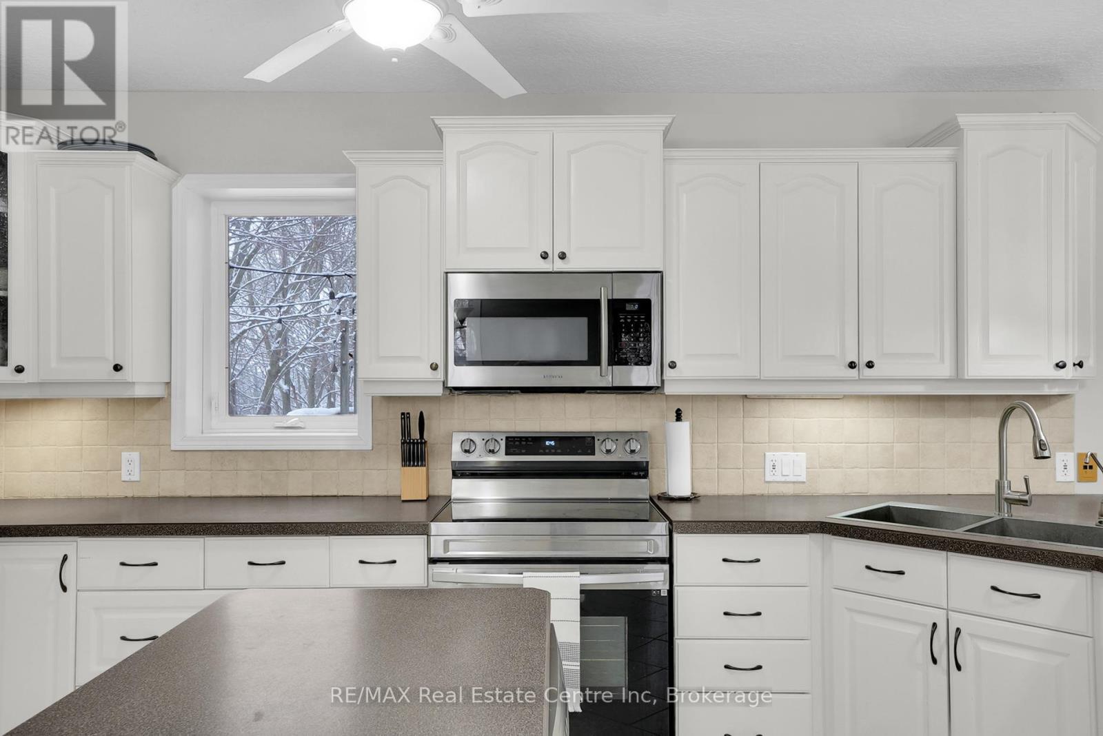 261 Colborne Street, Centre Wellington, Ontario  N0B 1S0 - Photo 10 - X12844206