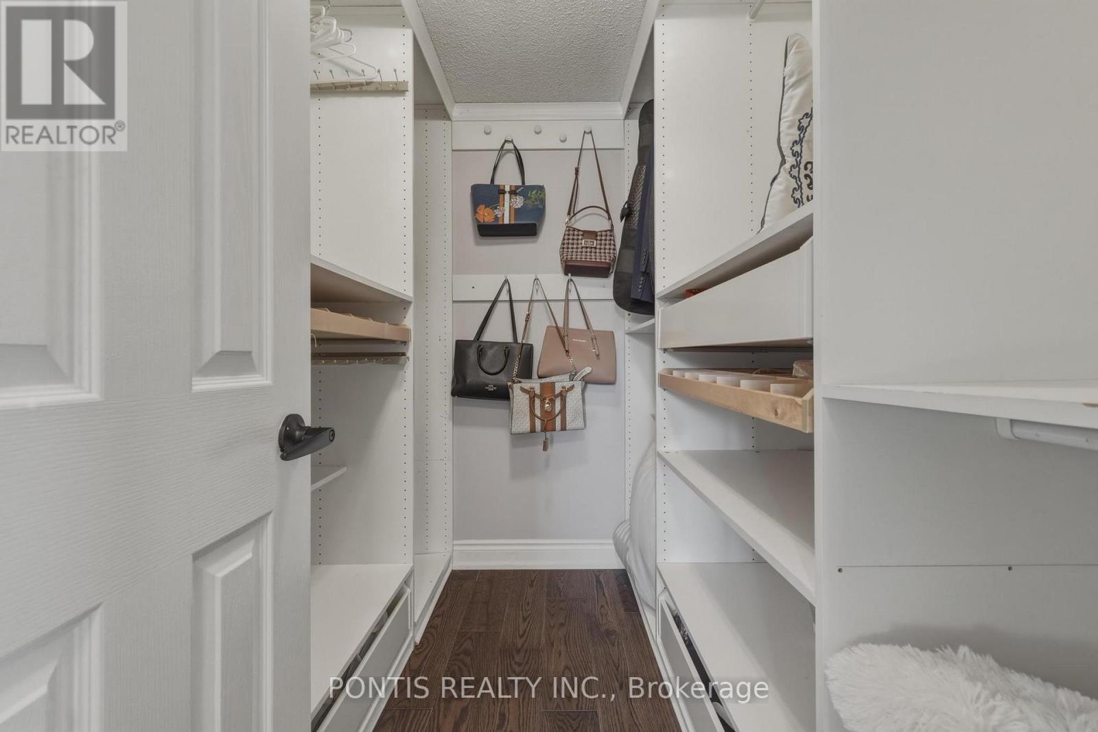 10 Whitmore Court, Brampton, Ontario  L6Z 2A5 - Photo 6 - W12841268