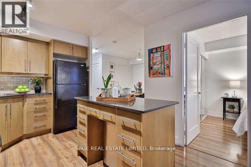 202 - 20 Blue Jays Way, Toronto, Ontario  M5V 3W6 - Photo 3 - C12847134