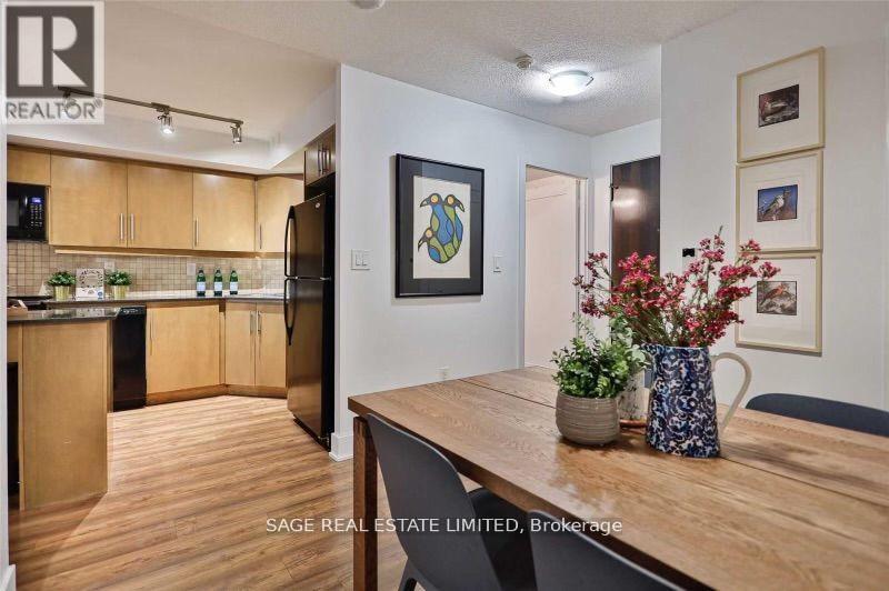 202 - 20 Blue Jays Way, Toronto, Ontario  M5V 3W6 - Photo 5 - C12847134