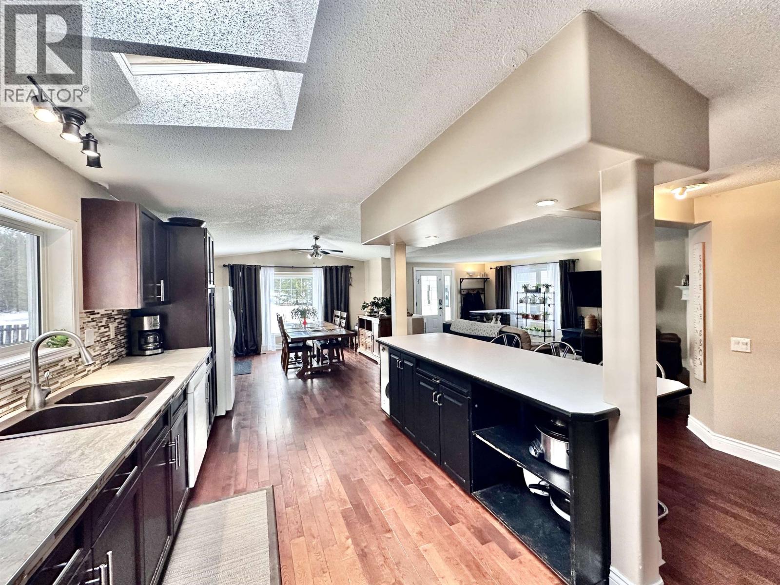 1475 8th Place, Valemount, British Columbia  V0E 2Z0 - Photo 4 - R3094326