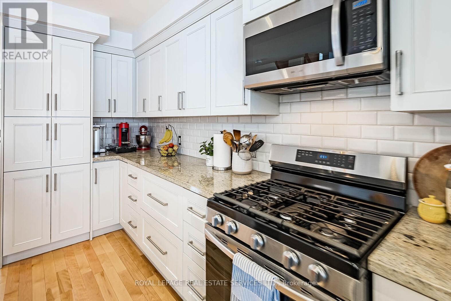76 Ninth Street, Toronto, Ontario  M8V 3E4 - Photo 11 - W12845680