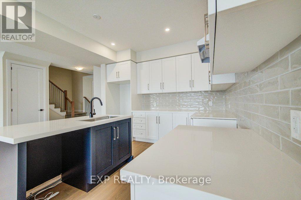 235 Applewood Street, Blandford-Blenheim, Ontario  N0J 1S0 - Photo 11 - X12847142