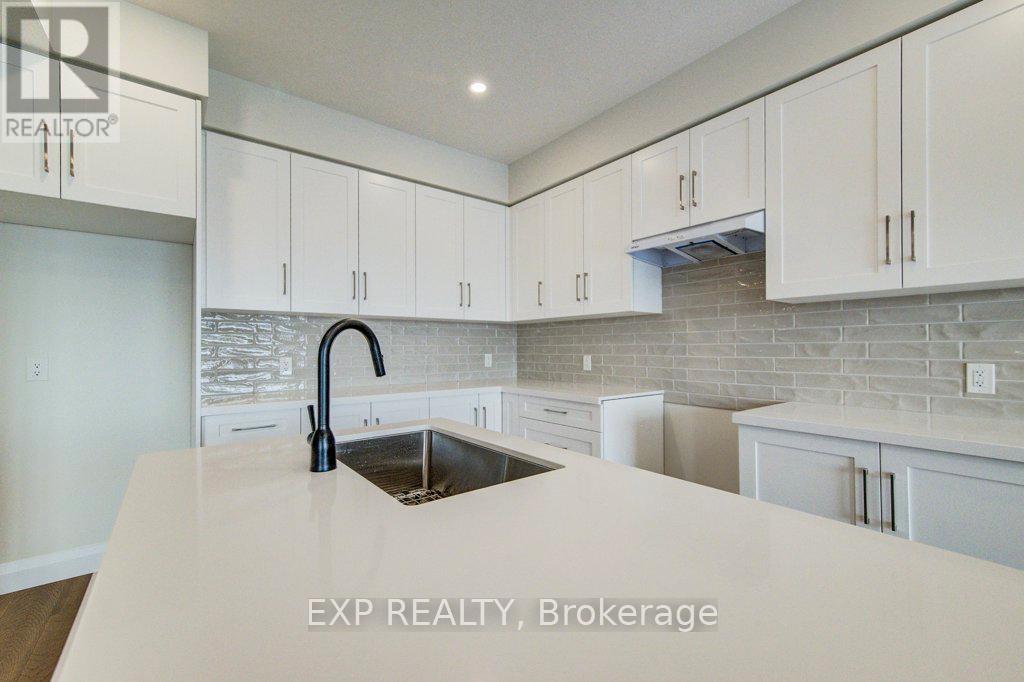 235 Applewood Street, Blandford-Blenheim, Ontario  N0J 1S0 - Photo 12 - X12847142