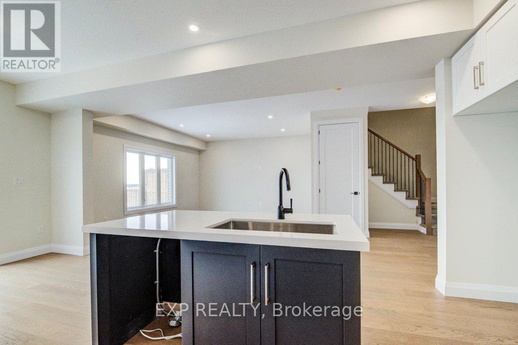 235 Applewood Street, Blandford-Blenheim, Ontario  N0J 1S0 - Photo 13 - X12847142