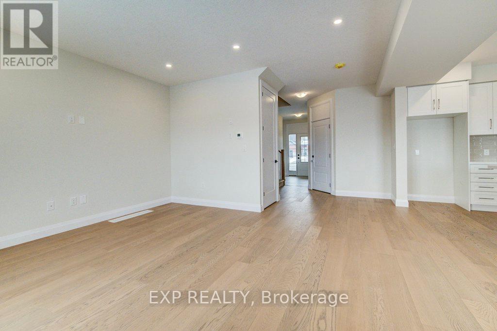 235 Applewood Street, Blandford-Blenheim, Ontario  N0J 1S0 - Photo 19 - X12847142