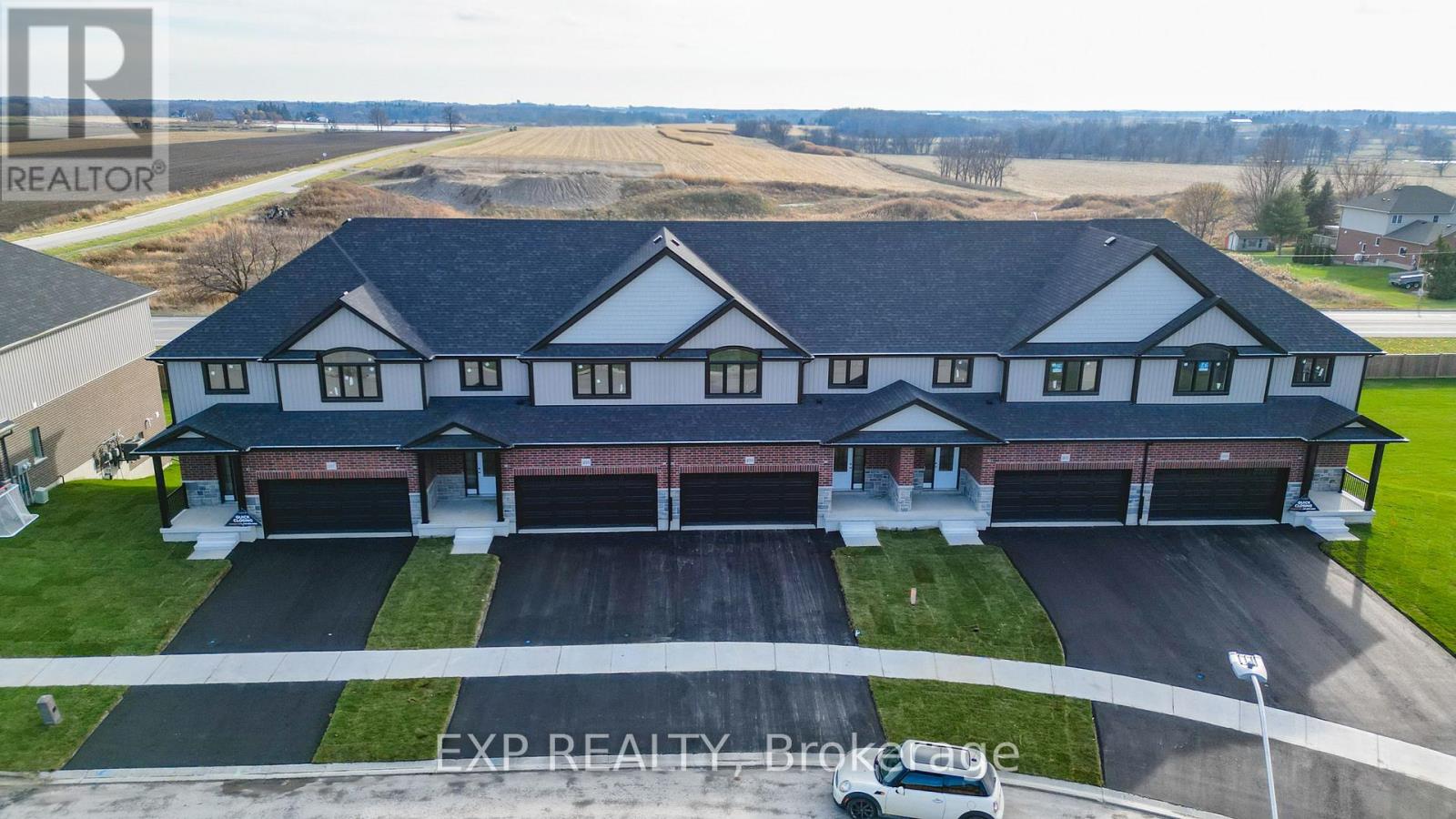 235 Applewood Street, Blandford-Blenheim, Ontario  N0J 1S0 - Photo 2 - X12847142