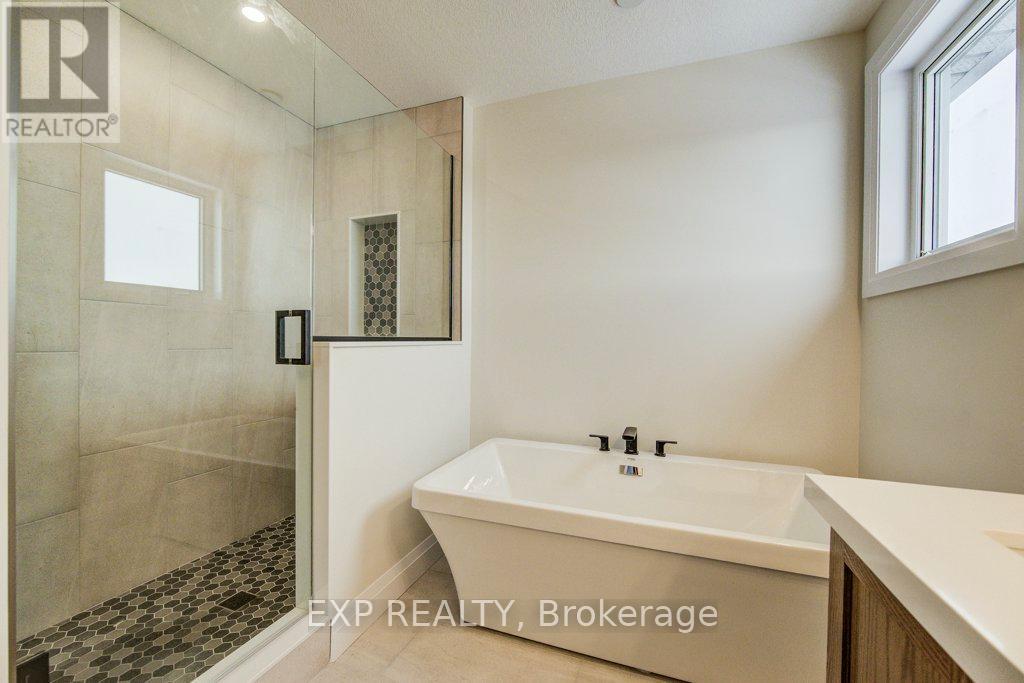 235 Applewood Street, Blandford-Blenheim, Ontario  N0J 1S0 - Photo 31 - X12847142