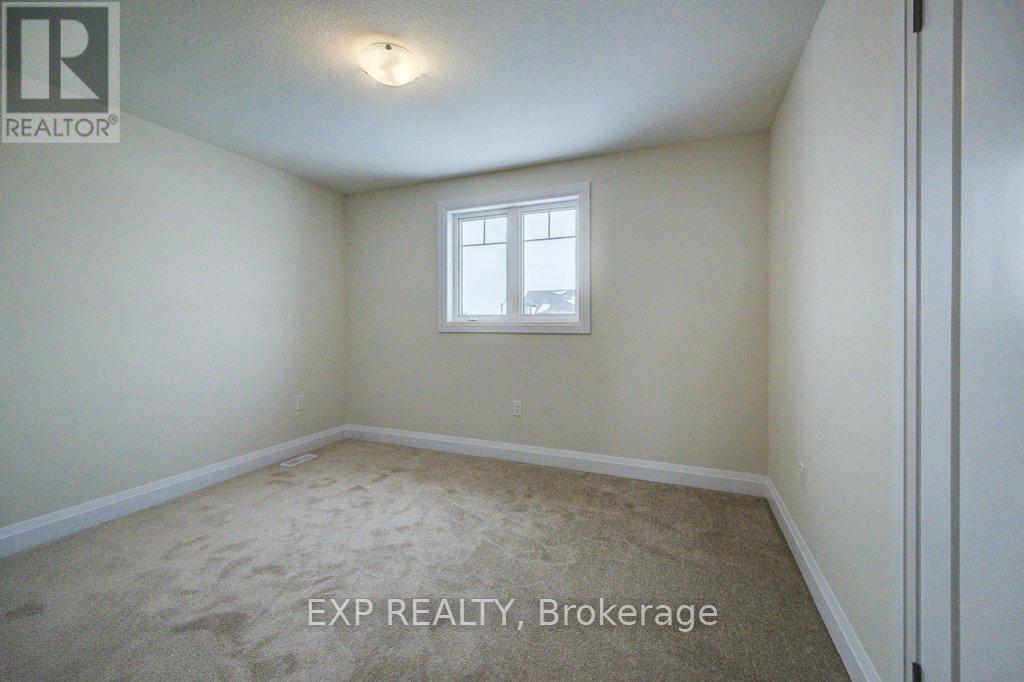 235 Applewood Street, Blandford-Blenheim, Ontario  N0J 1S0 - Photo 32 - X12847142