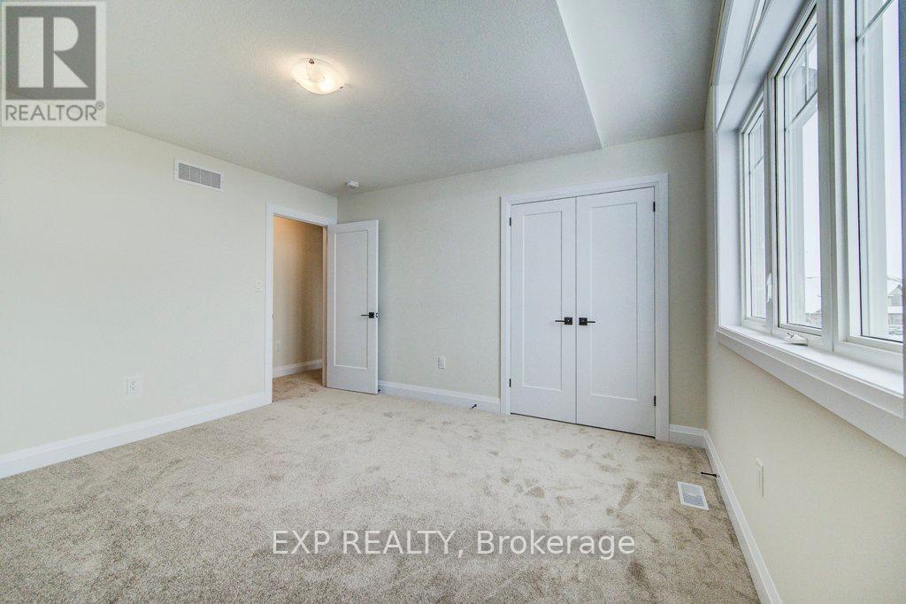 235 Applewood Street, Blandford-Blenheim, Ontario  N0J 1S0 - Photo 36 - X12847142