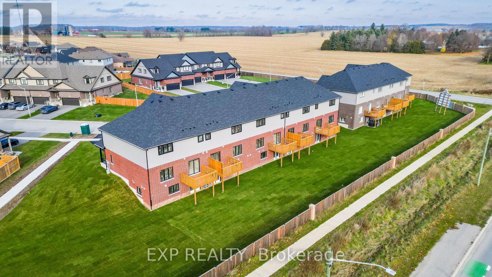 235 Applewood Street, Blandford-Blenheim, Ontario  N0J 1S0 - Photo 4 - X12847142