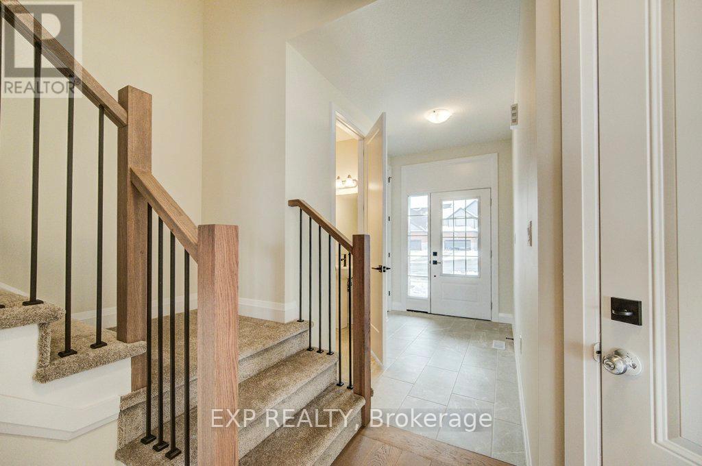 235 Applewood Street, Blandford-Blenheim, Ontario  N0J 1S0 - Photo 6 - X12847142