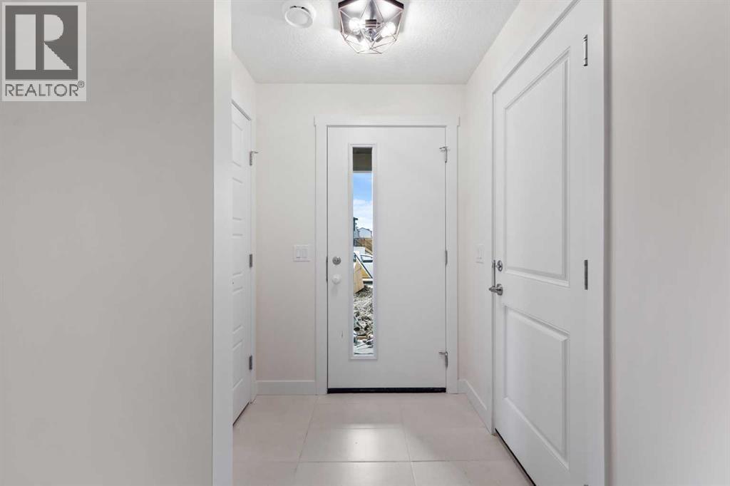 12 Waterford Glen, Chestermere, Alberta  T1X 2T8 - Photo 4 - A2276241