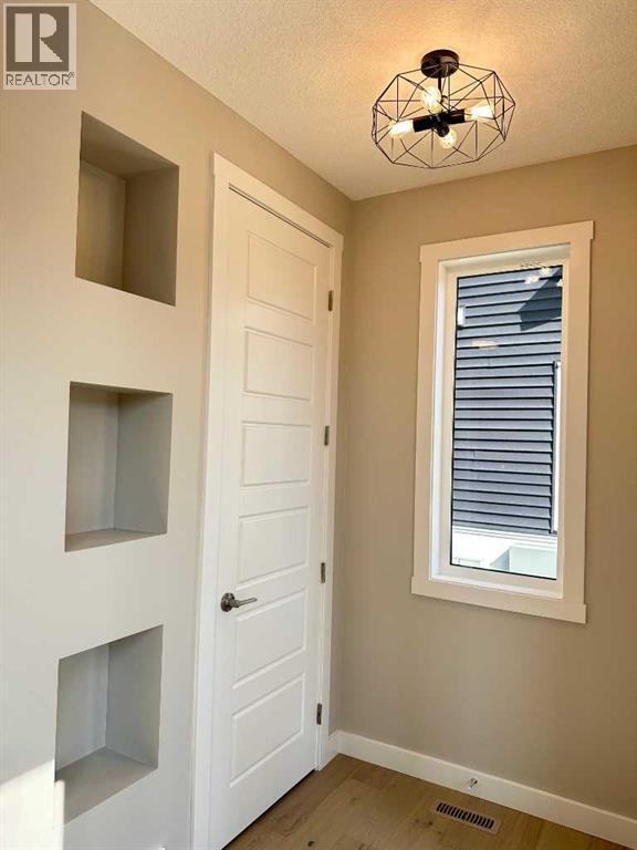 344 Waterford Boulevard, Chestermere, Alberta  T1X 2Z7 - Photo 2 - A2276242