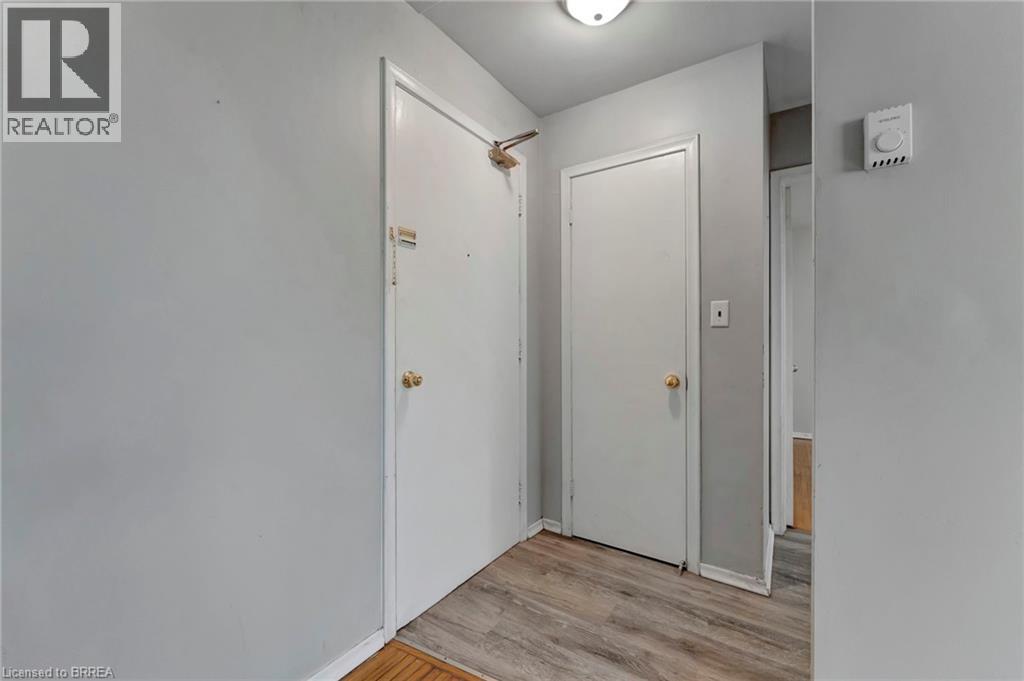 16 East Avenue, Brantford, Ontario  N3S 3L1 - Photo 6 - 40708797