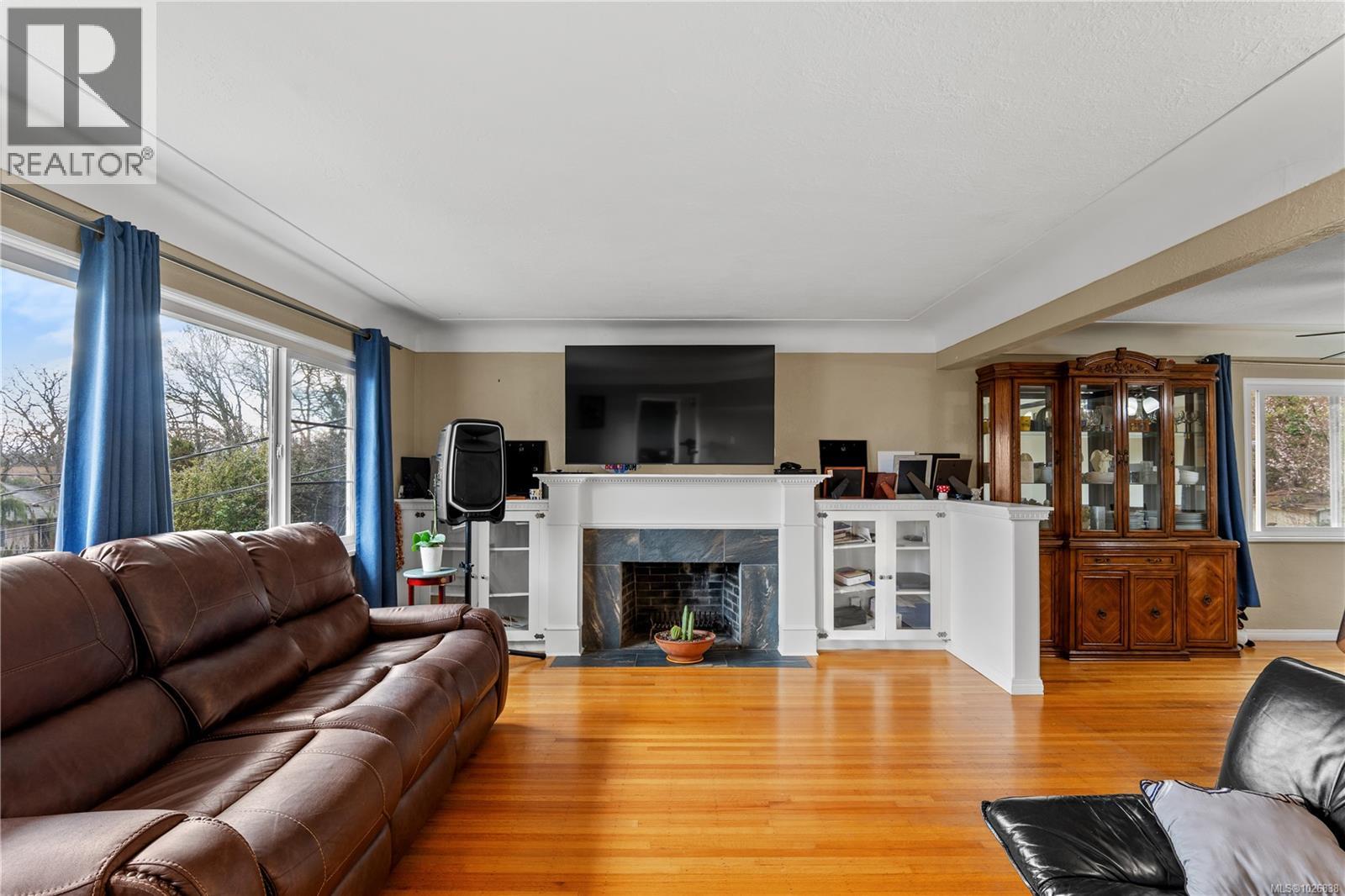 3560 Cedar Hill Rd, Saanich, British Columbia  V8P 3Z1 - Photo 11 - 1026838