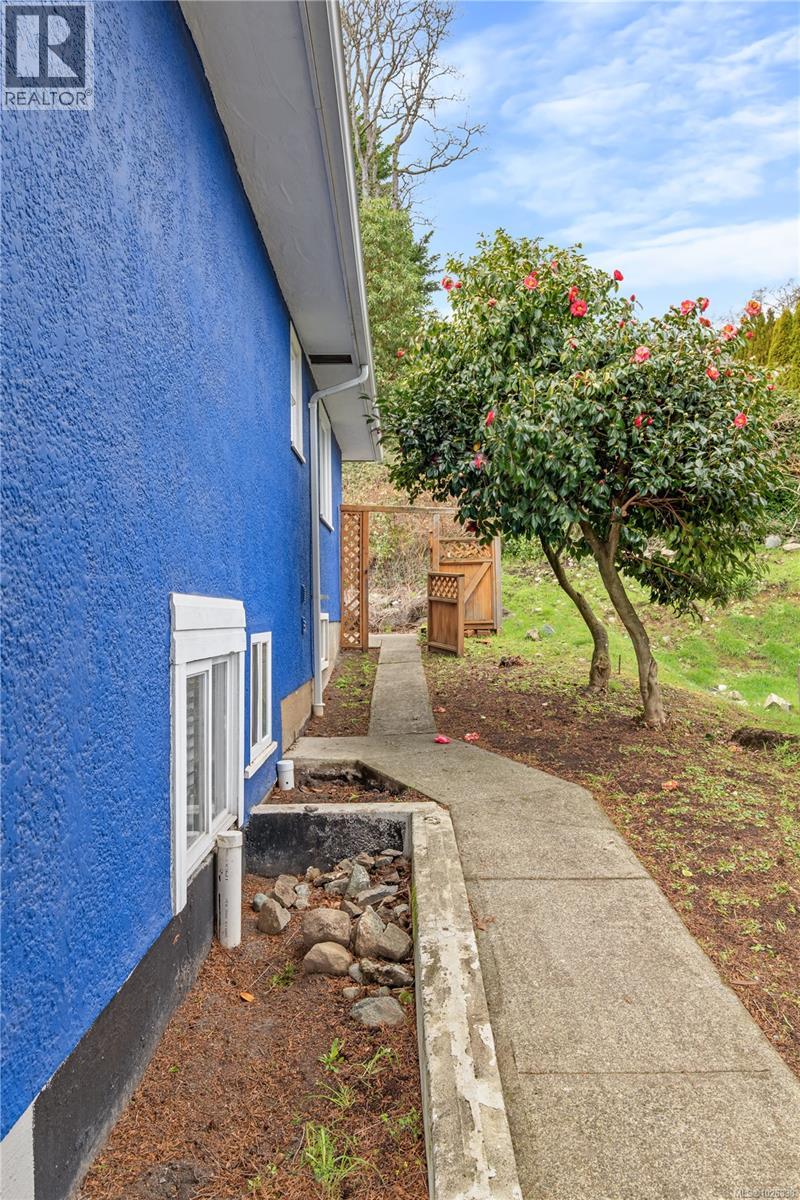 3560 Cedar Hill Rd, Saanich, British Columbia  V8P 3Z1 - Photo 33 - 1026838