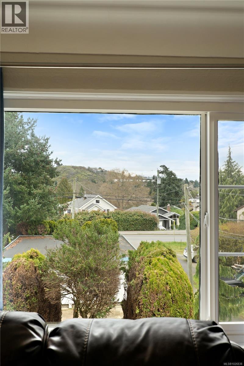 3560 Cedar Hill Rd, Saanich, British Columbia  V8P 3Z1 - Photo 35 - 1026838