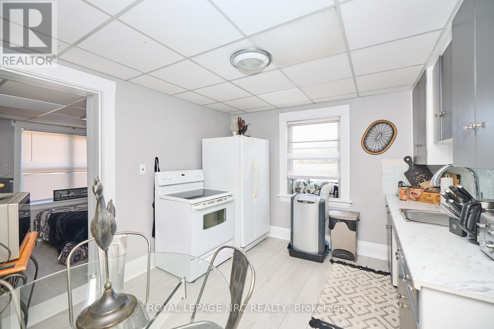 3758 Main Street, Niagara Falls, Ontario  L2G 6B2 - Photo 7 - X12847158