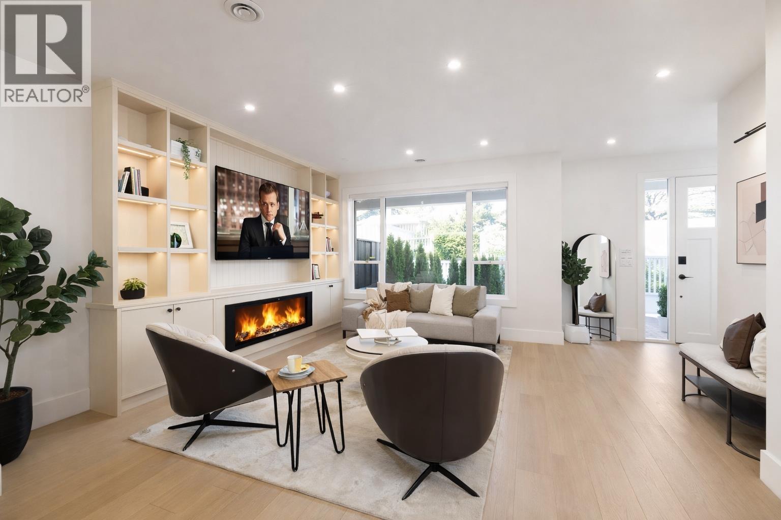 102 646 Girard Avenue, Coquitlam, British Columbia  V3K 1S8 - Photo 2 - R3096241