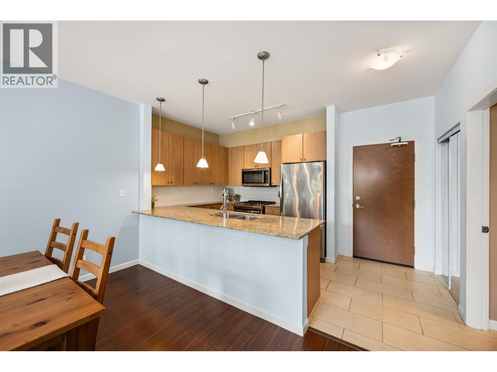 408 275 Ross Drive, New Westminster, British Columbia  V3L 0B6 - Photo 8 - R3089839