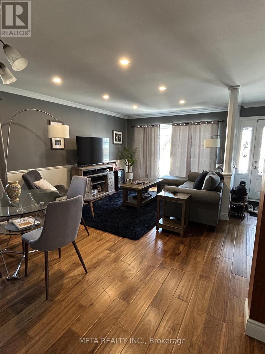 22 Garfield Crescent, Brampton, Ontario  L6V 1V8 - Photo 2 - W12847150