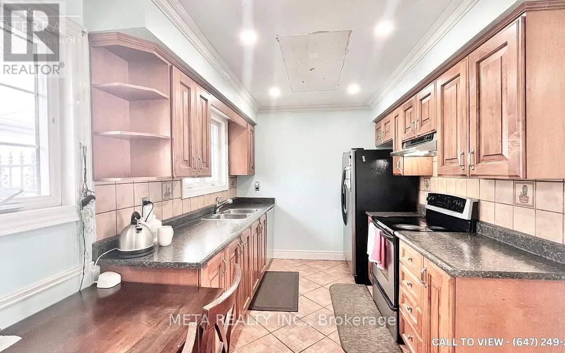 22 Garfield Crescent, Brampton, Ontario  L6V 1V8 - Photo 8 - W12847150